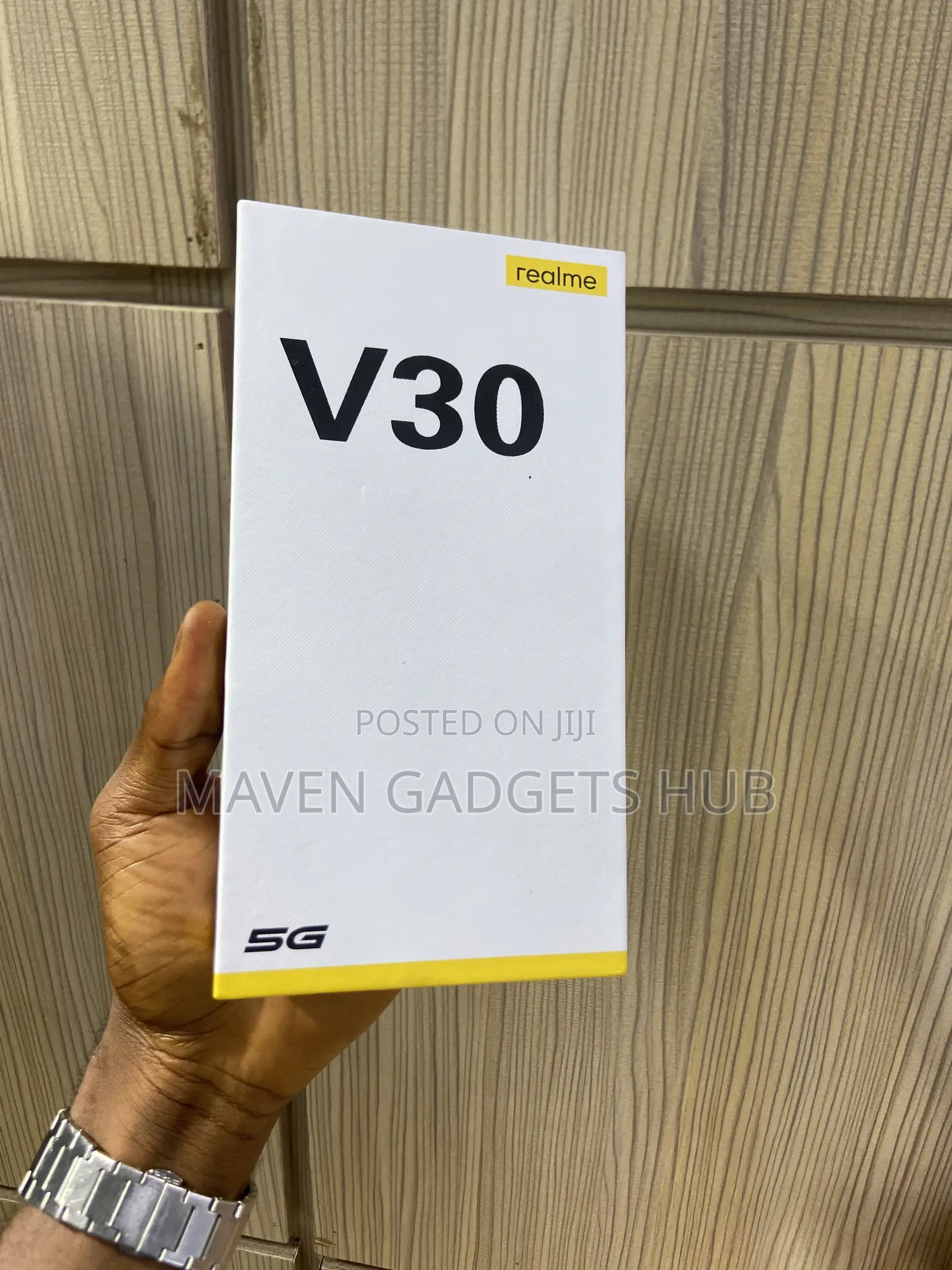 New Realme V30 128 GB Black