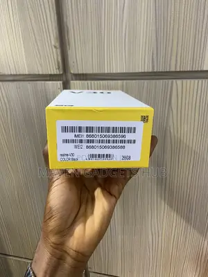 New Realme V30 128 GB Black