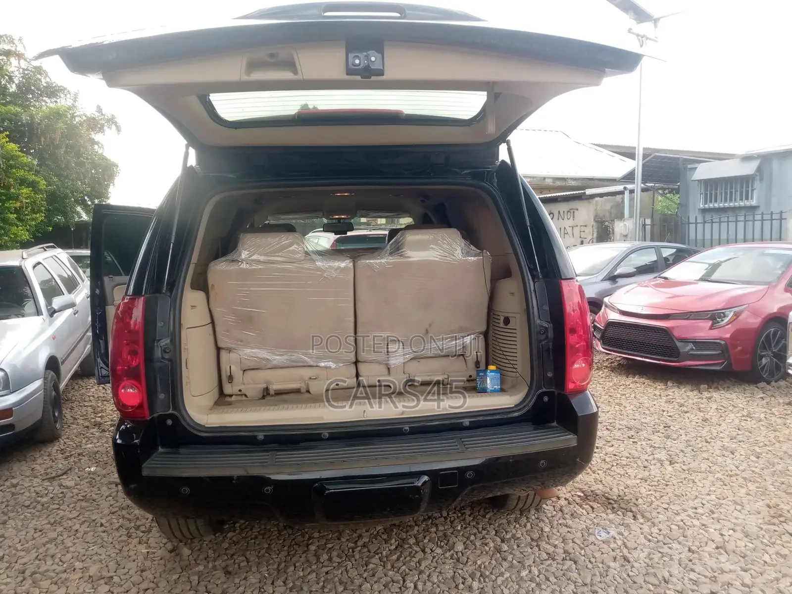 GMC Yukon 2010 Black