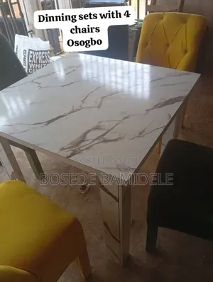 Dinning Table With 4 Chairs