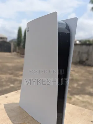 PlayStation 5 Digital (13.60), One Controller