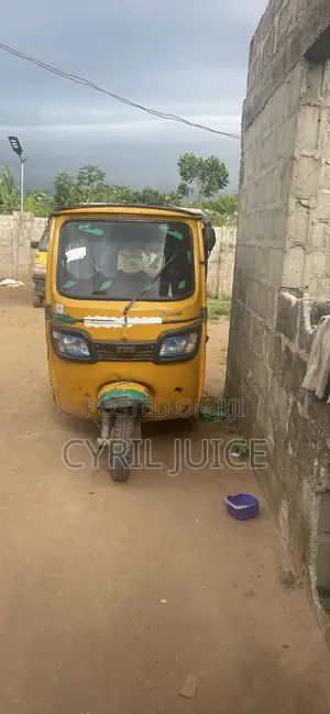 TVS King Deluxe Plus iTouch Start 2024 Yellow