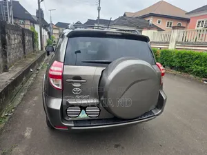 Toyota RAV4 2010 Gray