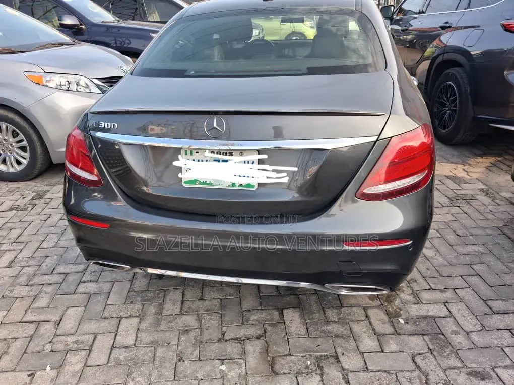 Mercedes-Benz E300 2017 Gray