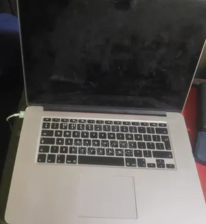 Laptop Apple MacBook Pro 2015 16GB Intel Core i7 SSD 256GB