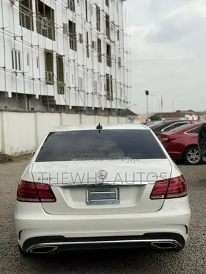 Mercedes-Benz E350 Base 4Matic Sedan AWD (3.5L 6cyl 7A) 2015 White