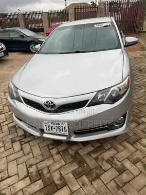 Toyota Camry SE 4dr Sedan (2.5L 4cyl 6A) 2014 Silver