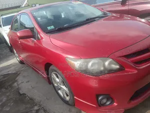 Toyota Corolla 2011 Red