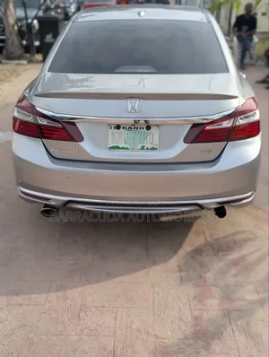 Honda Accord EX-L V-6 4dr Sedan FWD (3.5L 6cyl 6A) 2016 Silver