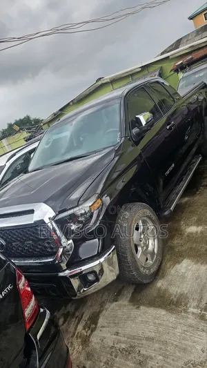 Toyota Tundra 2012 Black
