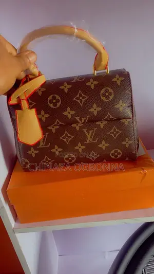 I Sell Hand Bags