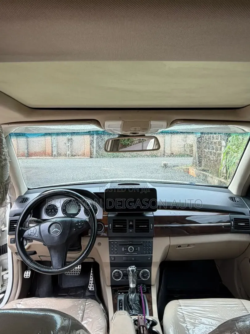 Mercedes-Benz GLK-Class 350 4MATIC 2011 White