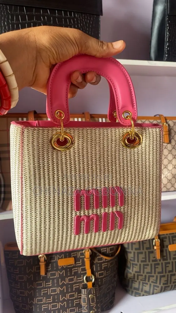I Sell Hand Bags
