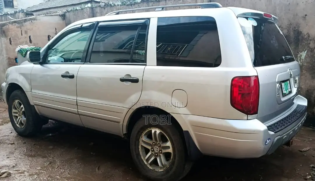 Honda Pilot 2005 Silver