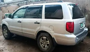Honda Pilot 2005 Silver