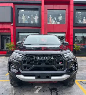 New Toyota Hilux 2026 Black