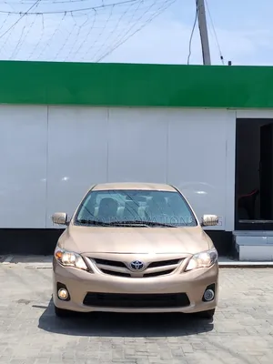Toyota Corolla LE 4dr Sedan (1.8L 4cyl 4A) 2011 Gold
