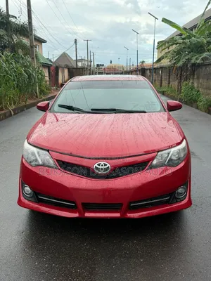 Toyota Camry SE 4dr Sedan (2.5L 4cyl 6A) 2013 Red