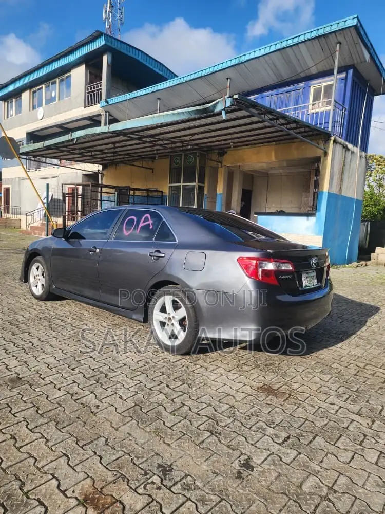 Toyota Camry 2012 Gray