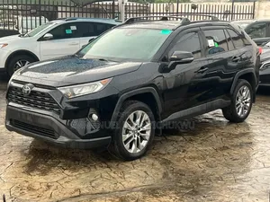 Toyota RAV4 XLE Premium AWD 2020 Black
