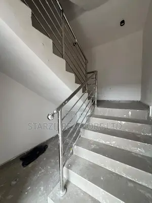 3bdrm Block of Flats in Mabushi for sale