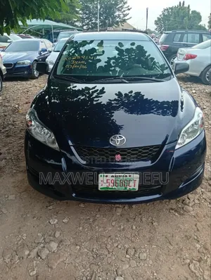Toyota Matrix L Hatchback FWD (1.8L 4cyl 5M) 2012 Blue