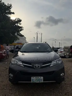Toyota RAV4 Limited 4dr SUV (2.5L 4cyl 6A) 2015 Gray