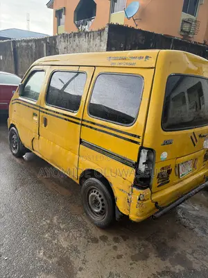 Suzuki Every 2017 Yellow