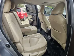 Toyota Highlander XLE 2022 Blue