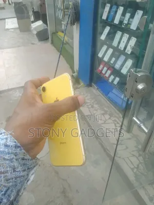 Apple iPhone XR 64 GB Yellow