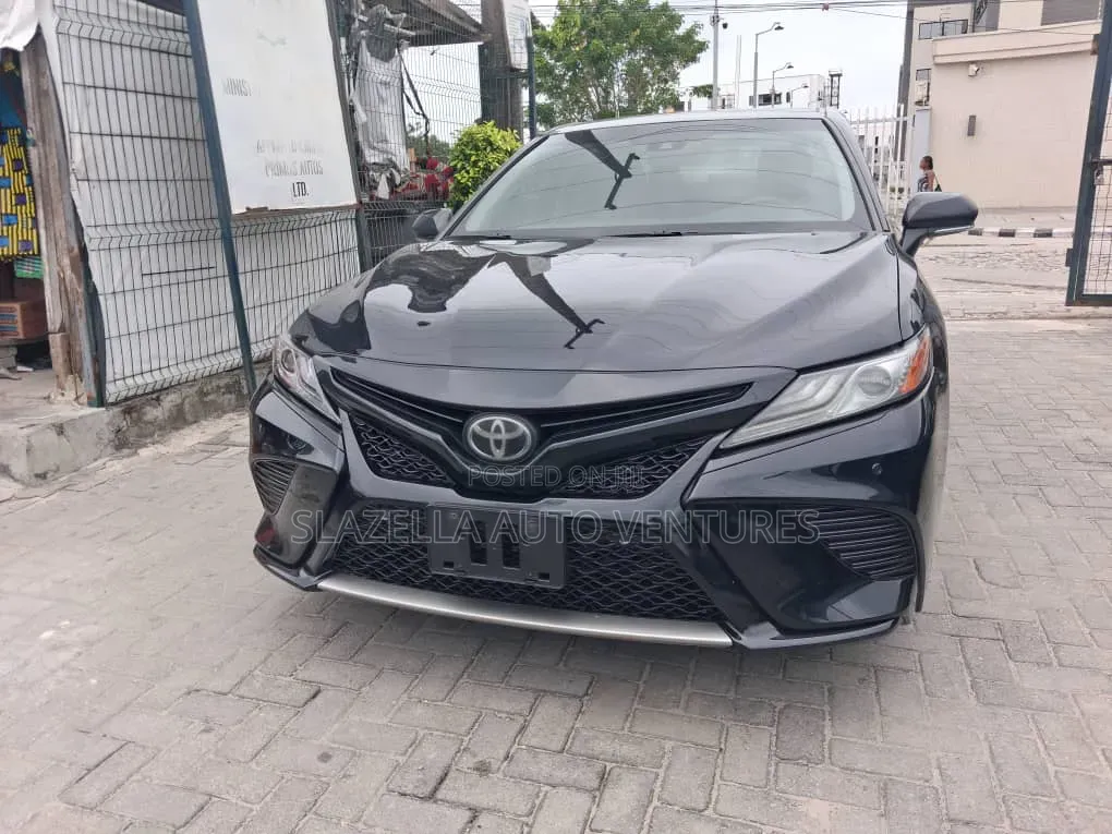 Toyota Camry 2018 Black