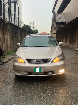 Toyota Camry 2005 Gold