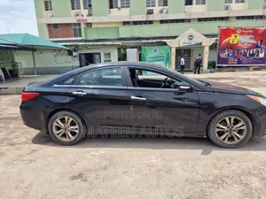 Hyundai Sonata GLS Sedan FWD (2.4L 4cyl 6A) 2012 Blue