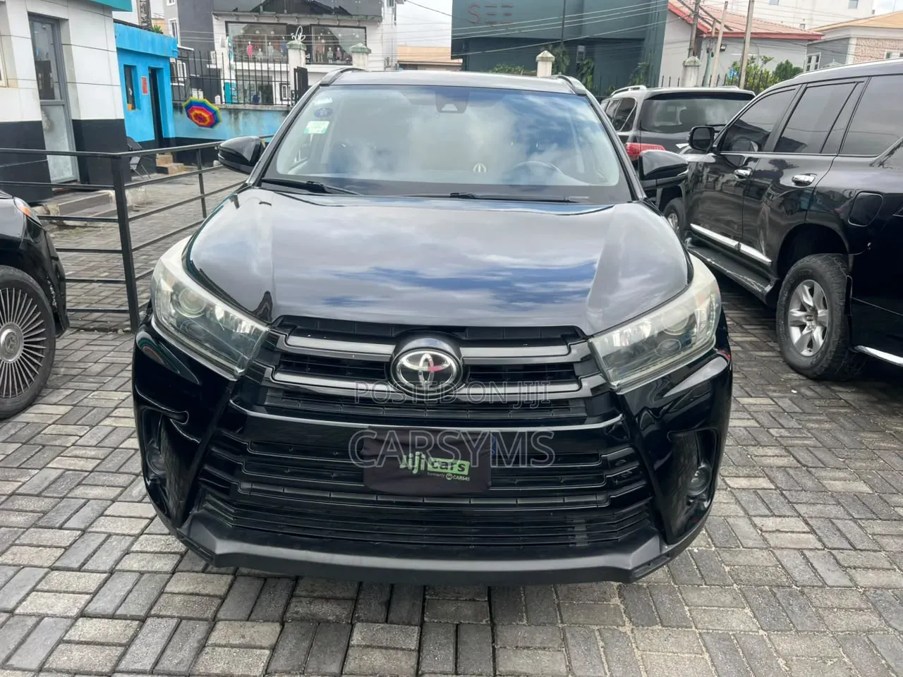 Toyota Highlander SE 2019 Black