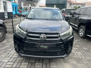 Toyota Highlander SE 2019 Black