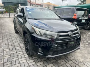 Toyota Highlander SE 2019 Black