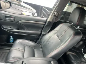 Toyota Highlander SE 2019 Black