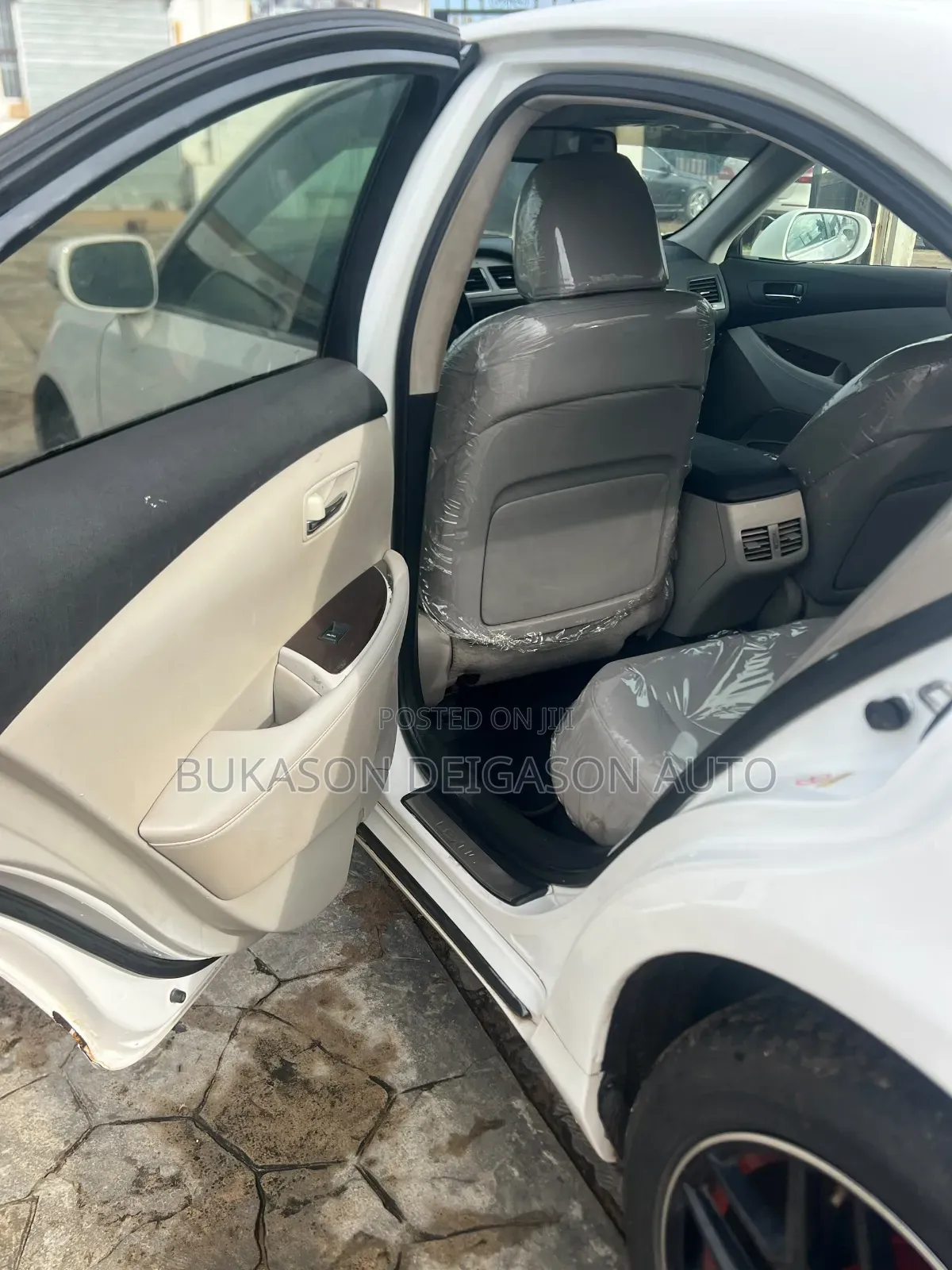 Lexus ES 350 FWD 2013 White