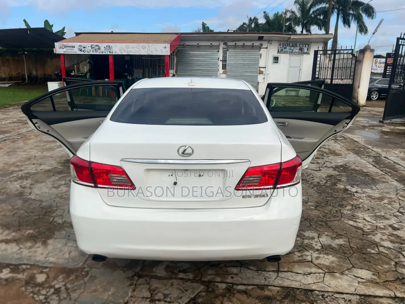 Lexus ES 350 FWD 2013 White