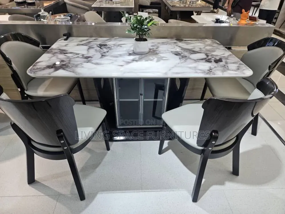 Glossy Dining Table With 6 Solid Leather Chairs