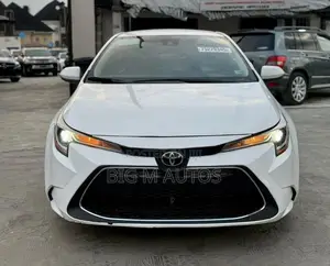 Toyota Corolla LE 2022 White