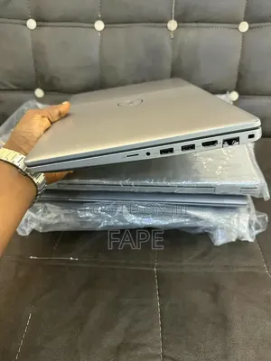 New Laptop HP 14-ep0063 3GB Intel Xeon HDD+SSD 32GB