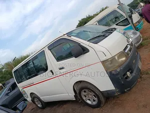 Toyota HiAce 2015 White
