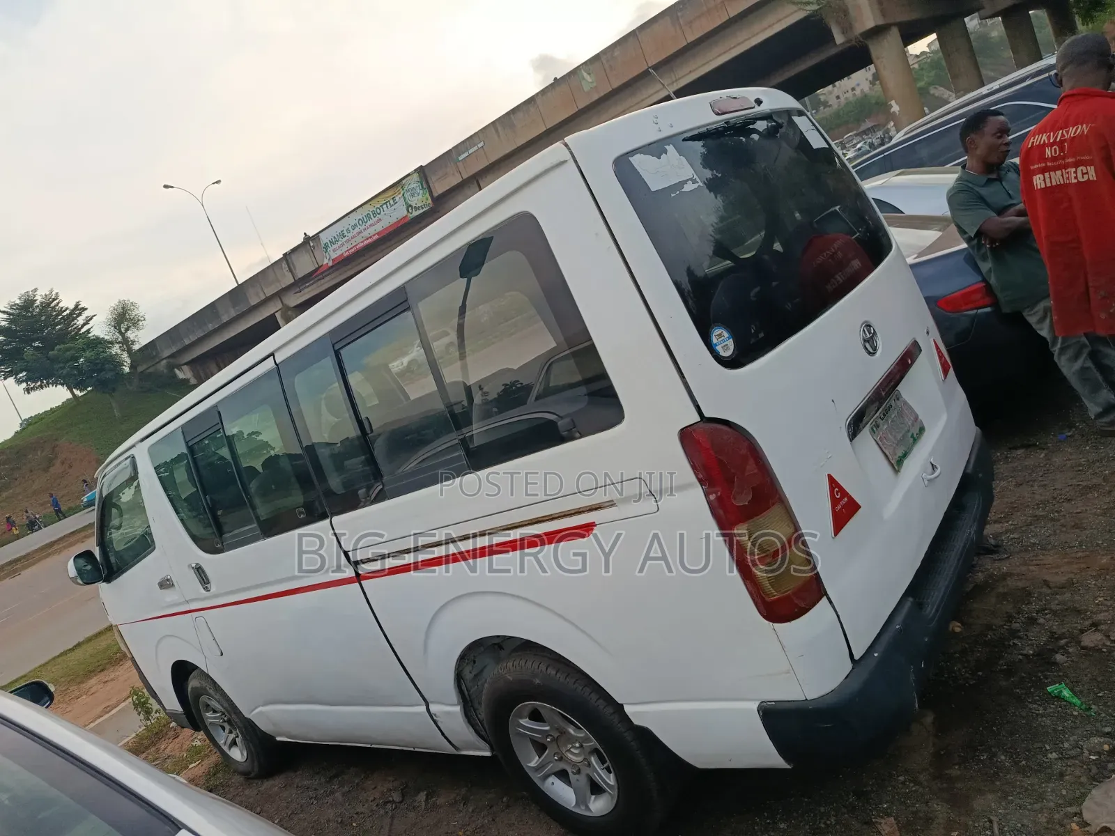 Toyota HiAce 2015 White