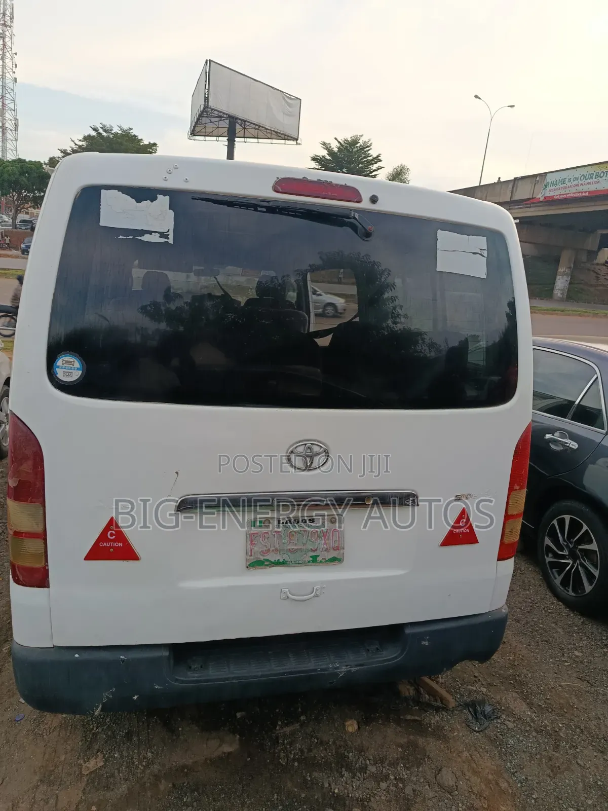 Toyota HiAce 2015 White