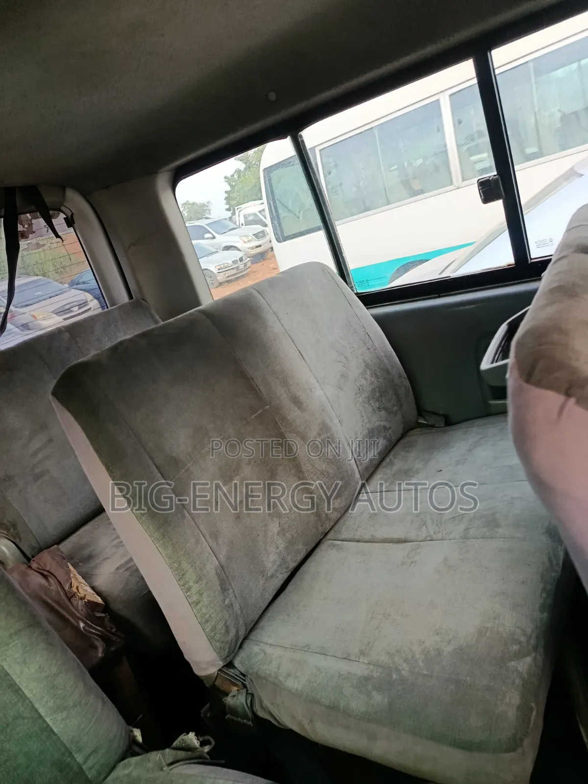 Toyota HiAce 2015 White