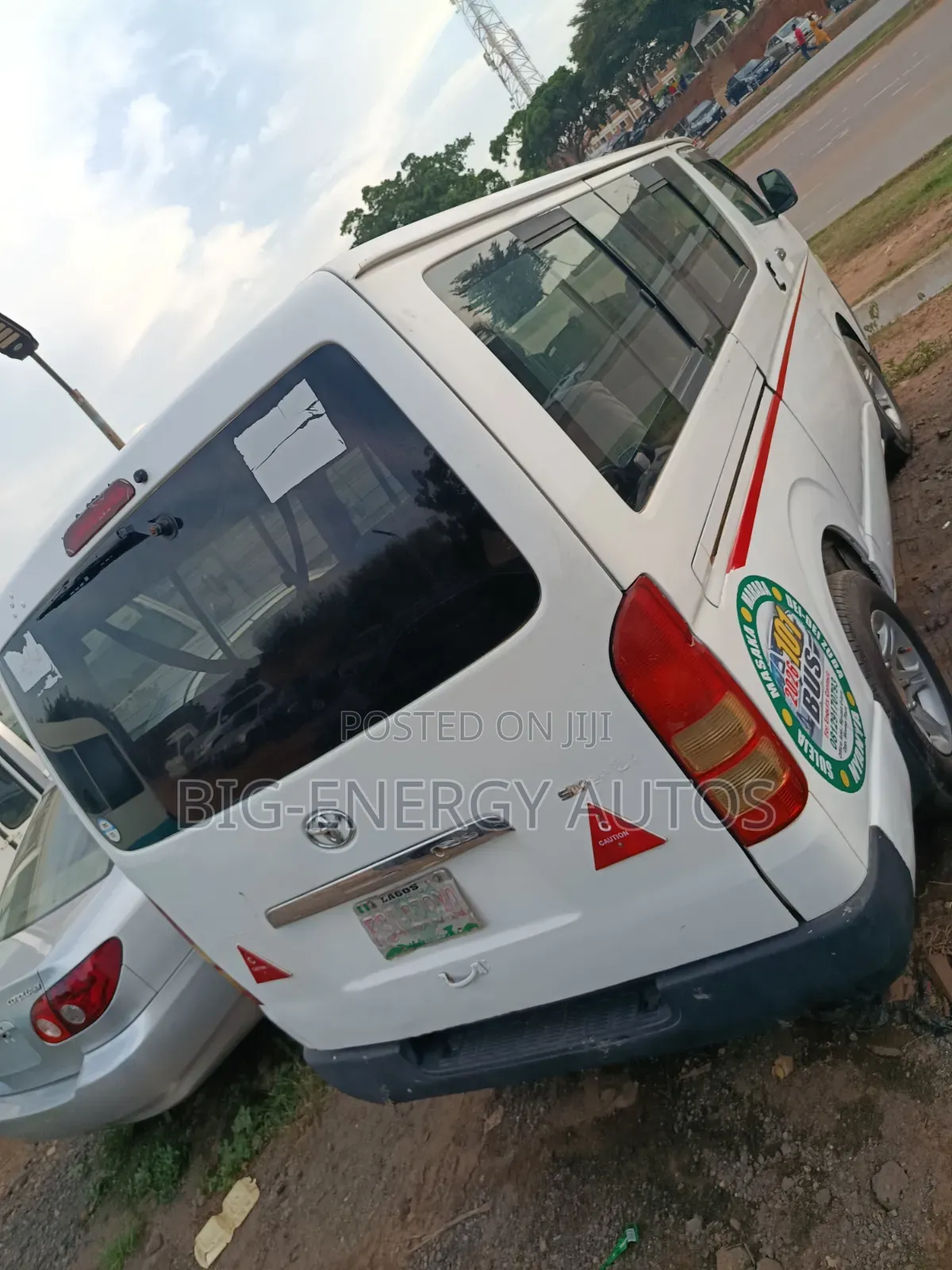Toyota HiAce 2015 White