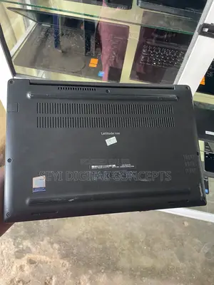 Laptop Dell Latitude 7390 8GB Intel Core i5 SSD 256GB