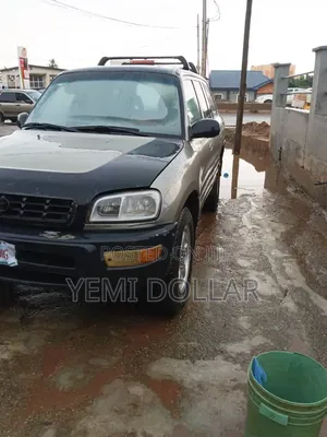 Toyota RAV4 Automatic 2000 Silver