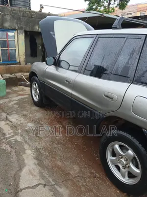 Toyota RAV4 Automatic 2000 Silver
